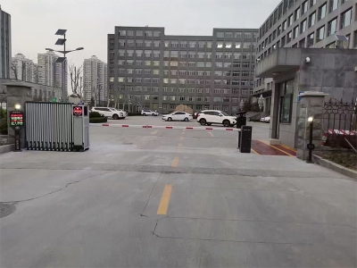 电动伸缩门